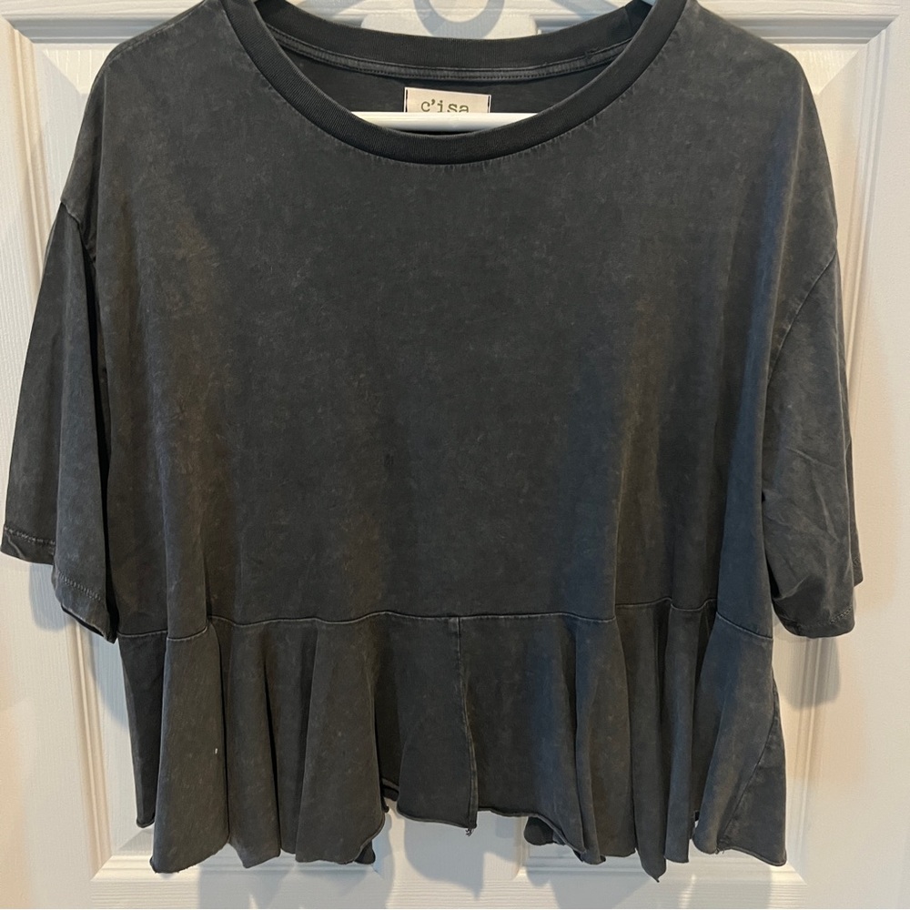 NWOT Cropped Tee
